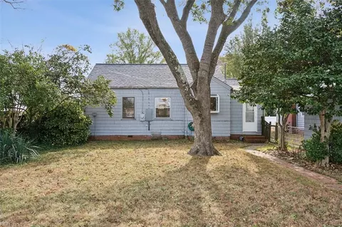 Exterior - 3211 Matoaka Rd, Hampton, VA 23661 photo 7 of 9