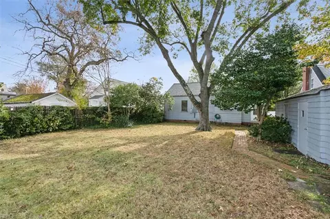 Exterior - 3211 Matoaka Rd, Hampton, VA 23661 photo 9 of 9