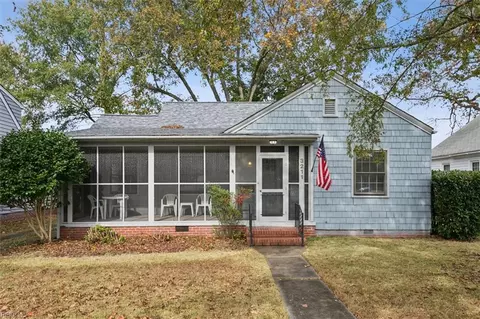 Exterior - 3211 Matoaka Rd, Hampton, VA 23661 photo 1 of 9