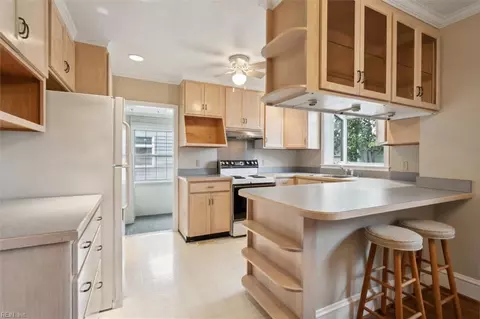Kitchen - 3211 Matoaka Rd, Hampton, VA 23661 photo 1 of 5