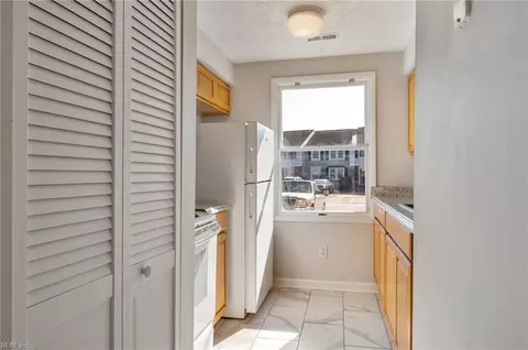 Kitchen - 17 Christine Ct, Hampton, VA 23666 photo 1 of 2