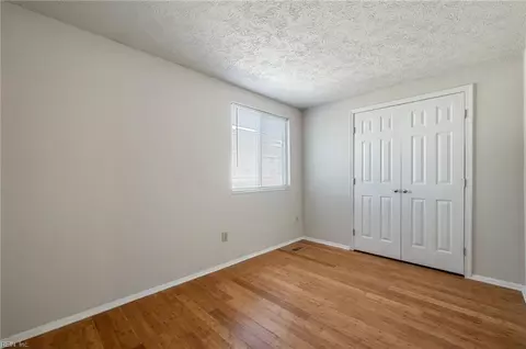 Bedroom - 17 Christine Ct, Hampton, VA 23666 photo 3 of 3