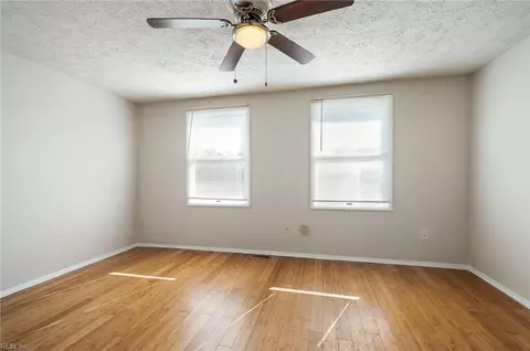 Bedroom - 17 Christine Ct, Hampton, VA 23666 photo 1 of 3