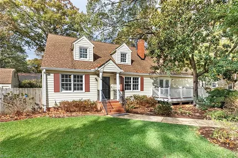 7 Oakland Dr, Newport News, VA 23601