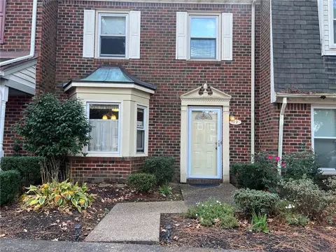 19 King George Quay Quay, Chesapeake, VA 23325