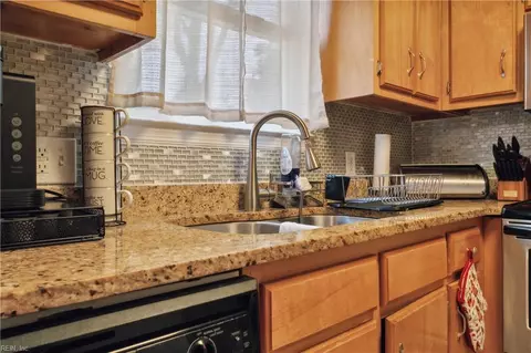 56 W Little Back River Rd, Hampton, VA 23669 photo 18