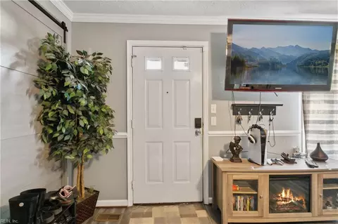 56 W Little Back River Rd, Hampton, VA 23669 photo 6
