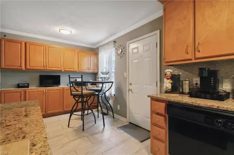 56 W Little Back River Rd, Hampton, VA 23669 photo 17