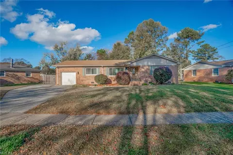 Exterior - 2877 E Point Dr, Chesapeake, VA 23321 photo 1 of 4