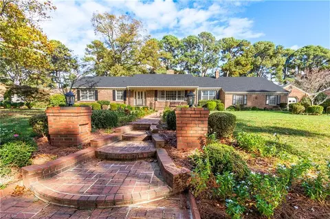 4320 Delray Dr, Virginia Beach, VA 23455