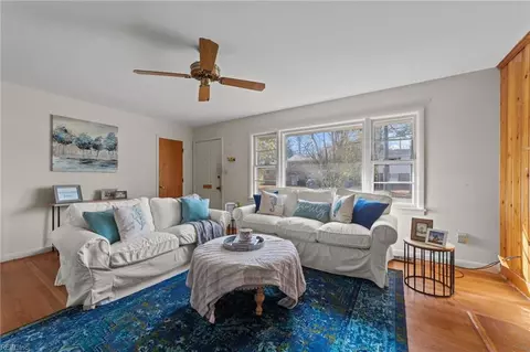 110 Raymond Dr, Hampton, VA 23666 photo 4