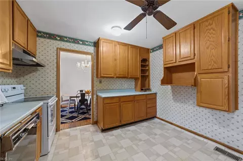 110 Raymond Dr, Hampton, VA 23666 photo 12