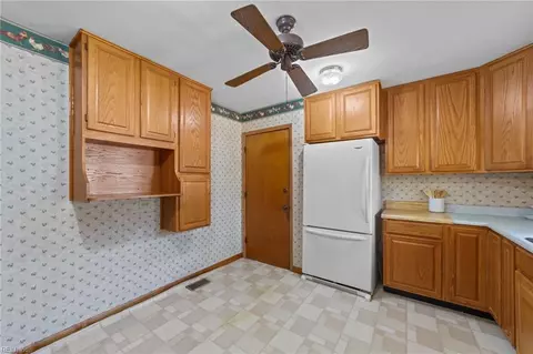 110 Raymond Dr, Hampton, VA 23666 photo 11
