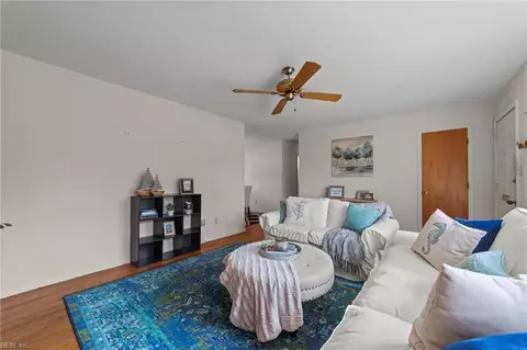 110 Raymond Dr, Hampton, VA 23666 photo 3