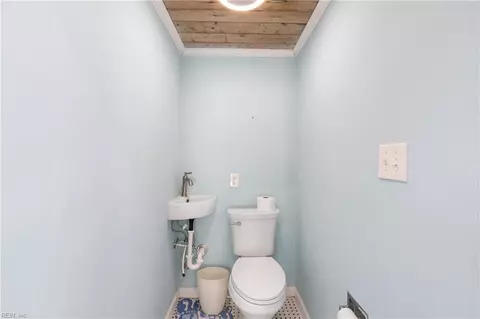 Bath - 1812 E Ocean View Ave, Norfolk, VA 23503 photo 4 of 5