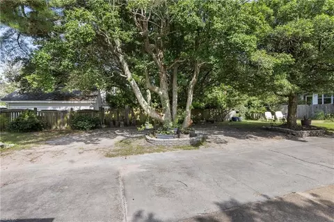 Exterior - 1812 E Ocean View Ave, Norfolk, VA 23503 photo 3 of 8