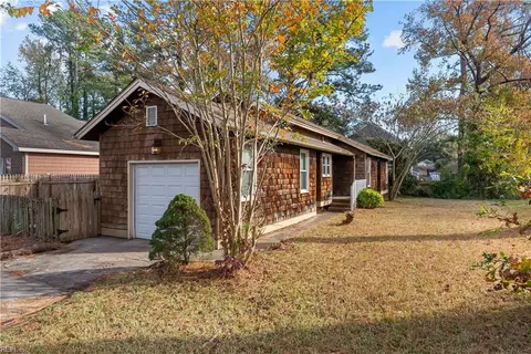 715 Bloom Ave, Chesapeake, VA 23325