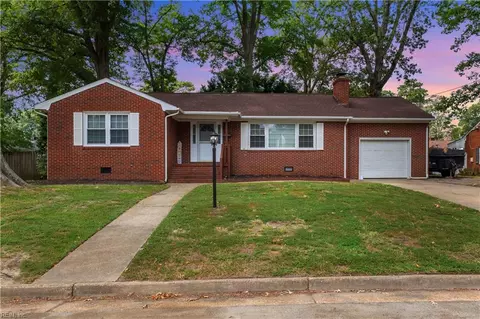 86 Gum Grove Dr, Newport News, VA 23601