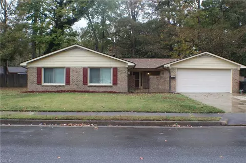 132 Schooner Dr, Hampton, VA 23669