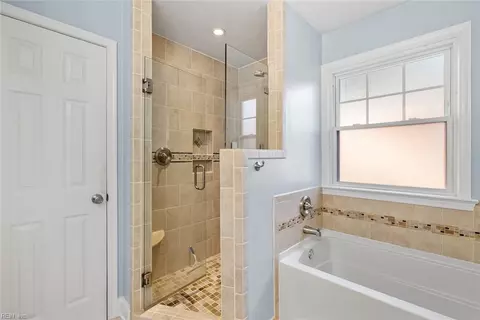 Bath - 233 Robert St, Chesapeake, VA 23322 photo 2 of 6