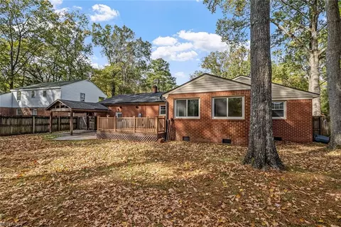 Exterior - 233 Robert St, Chesapeake, VA 23322 photo 12 of 12