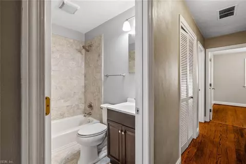 Entry Way - 233 Robert St, Chesapeake, VA 23322 photo 2 of 2
