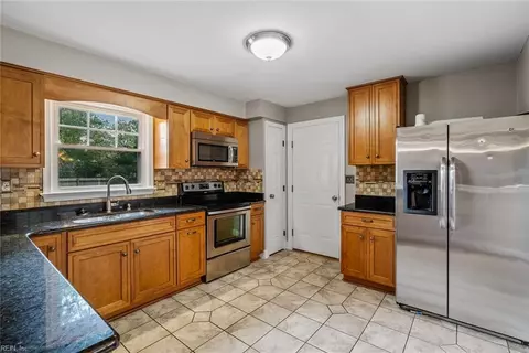 Kitchen - 233 Robert St, Chesapeake, VA 23322 photo 2 of 2