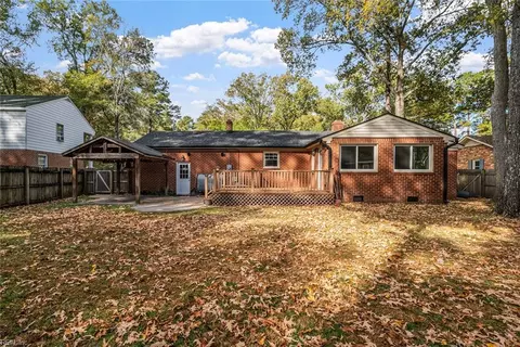 Exterior - 233 Robert St, Chesapeake, VA 23322 photo 11 of 12