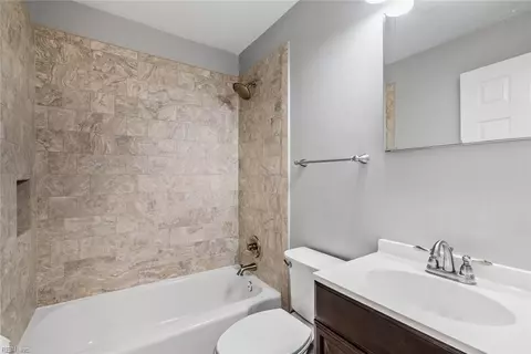 Bath - 233 Robert St, Chesapeake, VA 23322 photo 5 of 6