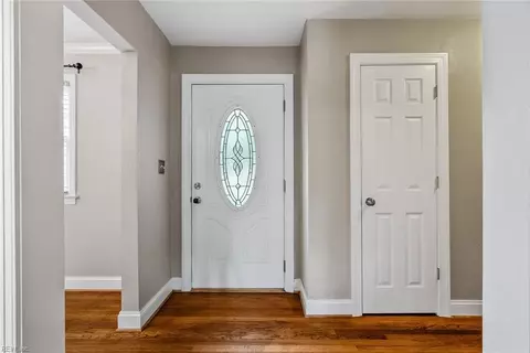 Entry Way - 233 Robert St, Chesapeake, VA 23322 photo 1 of 2