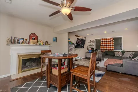 109 Alamo Ct, Hampton, VA 23669 photo 8