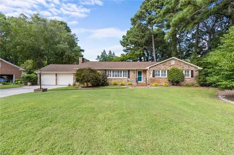 3608 Manchester Ln, Virginia Beach, VA 23452