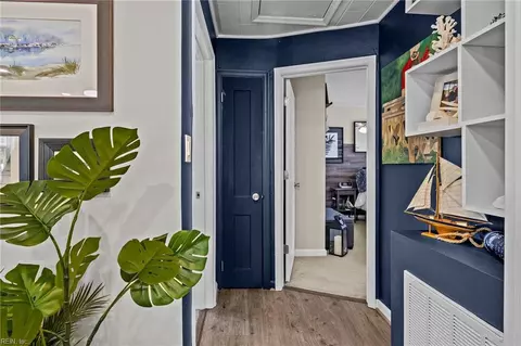 Entry Way - 2110 E Pembroke Ave, Hampton, VA 23664 photo 3 of 3