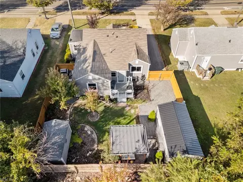 View/Area - 2110 E Pembroke Ave, Hampton, VA 23664 photo 2 of 7