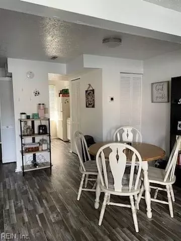1332 Peabody Dr, Hampton, VA 23666 photo 3