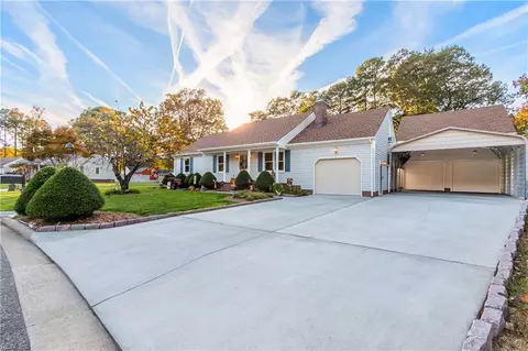 614 Wooddale Ct, Chesapeake, VA 23323