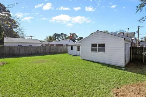 Exterior - 5408 Silbert Rd, Norfolk, VA 23509 photo 4 of 5