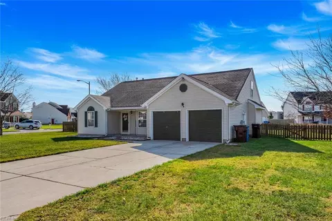 916 Willowstone Arch Arch, Chesapeake, VA 23320