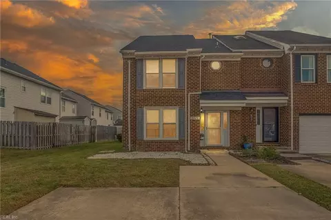 3829 Whitechapel Arch Arch, Chesapeake, VA 23321