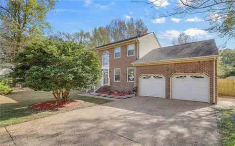 1939 Mill Pond Dr, Chesapeake, VA 23320
