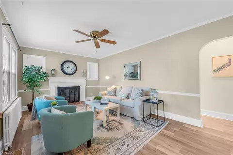 Living - 133 Robinson Rd, Hampton, VA 23661 photo 1 of 1