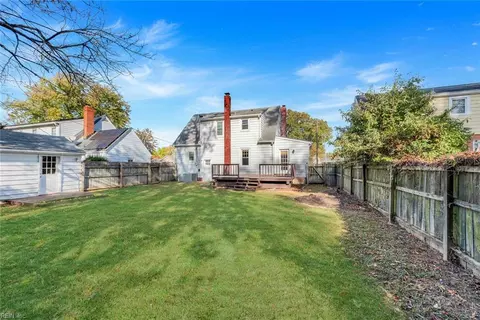 Exterior - 133 Robinson Rd, Hampton, VA 23661 photo 5 of 6