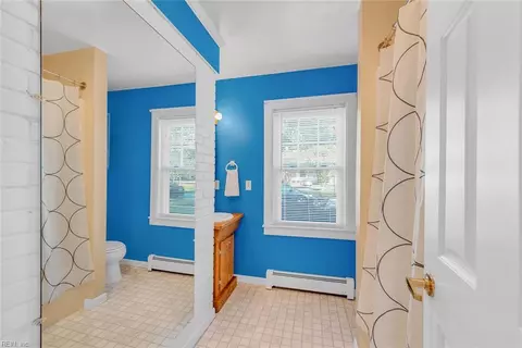 Bath - 133 Robinson Rd, Hampton, VA 23661 photo 1 of 4