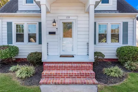 Exterior - 133 Robinson Rd, Hampton, VA 23661 photo 3 of 6