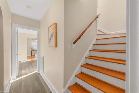 Entry Way - 133 Robinson Rd, Hampton, VA 23661 photo 2 of 2