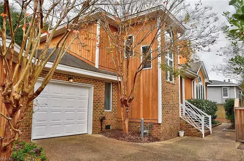 207 82nd St #B, Virginia Beach, VA 23451