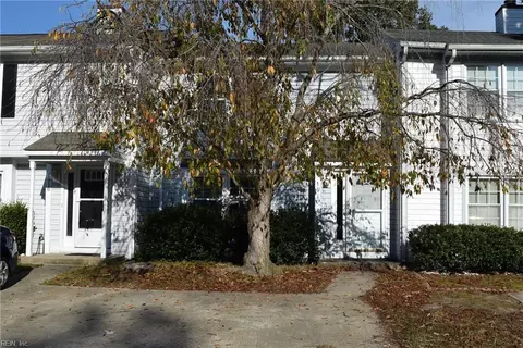 1918 Devonwood Cmn Cmn, Chesapeake, VA 23320