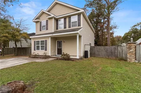 900 Michael Dr, Chesapeake, VA 23323