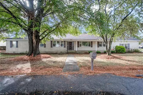 2004 Buckland St, Chesapeake, VA 23324