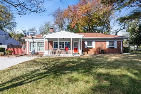 4900 Olive Grove Ln, Virginia Beach, VA 23455